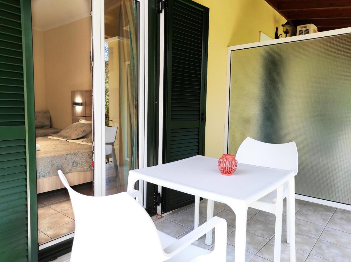 Villa Eleni - Studios เลียปาเดส ภายนอก รูปภาพ